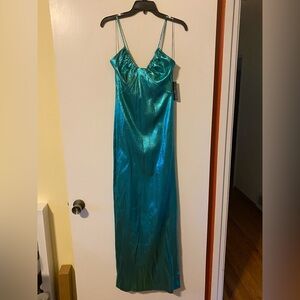 NWT LIV FOSTER COLUMN GOWN